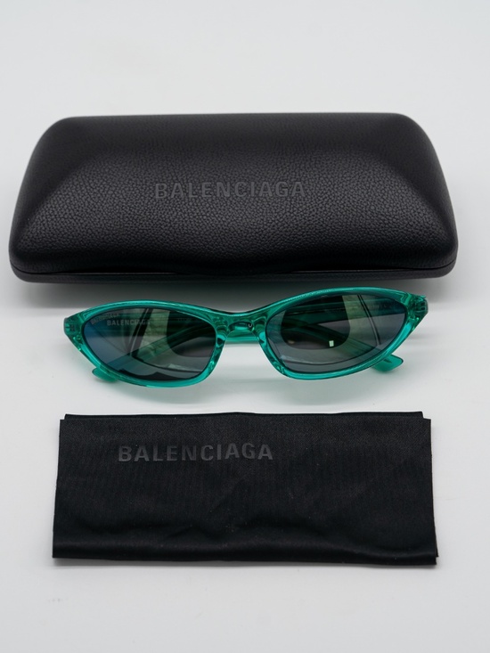 Balenciaga BB0402S Neo Oval Sunglasses 005 Green main image 8